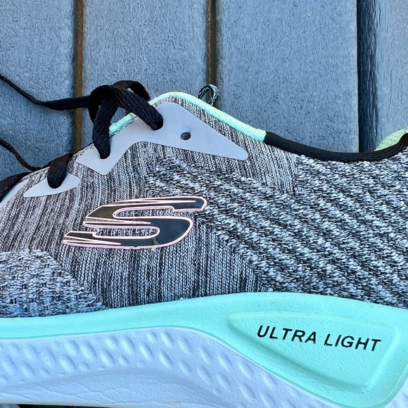 Skechers Woman’s Neutral Knit Sneaker with Memory Foam 9 - Picture 9 of 9